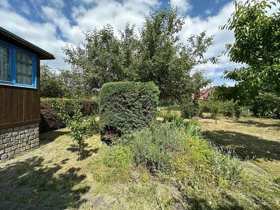 Prodej chaty na Praze 10 ve Strašnicích, výměra 19 m2, zahrada 254 m2. | Reality.iDNES.cz 