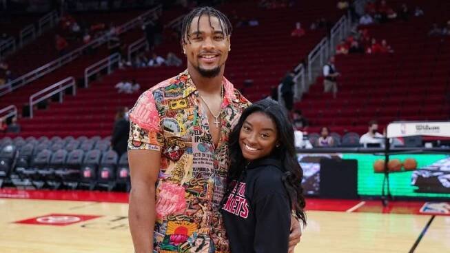 Gymnastics star Simone Biles and NFL player Jonathan Owens are married