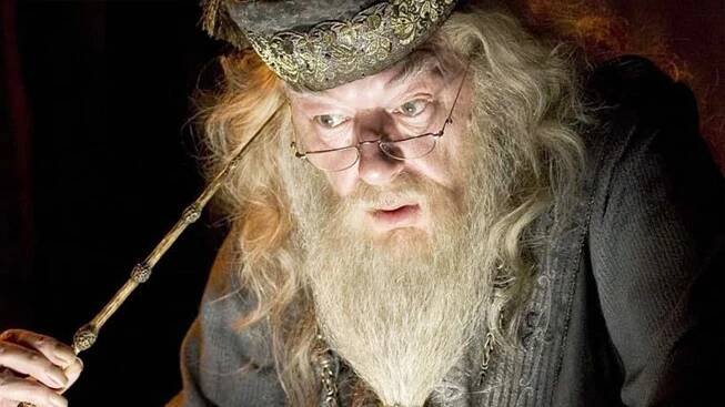 Harry Potter konečně našel nového Brumbála. Není to Brit a znáte ho z Dextera