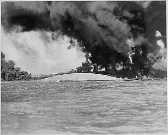 Category:Battleship Row during the Pearl Harbor Attack - Wikimedia Commons