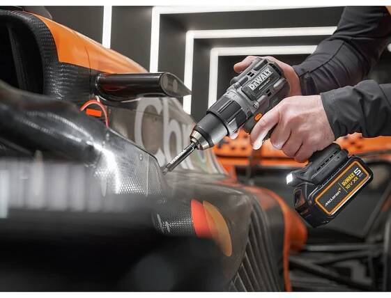 Aku kombo sada DeWALT DCK200MP2T-QW McLAREN, 2x 5,0 Ah 18V XR