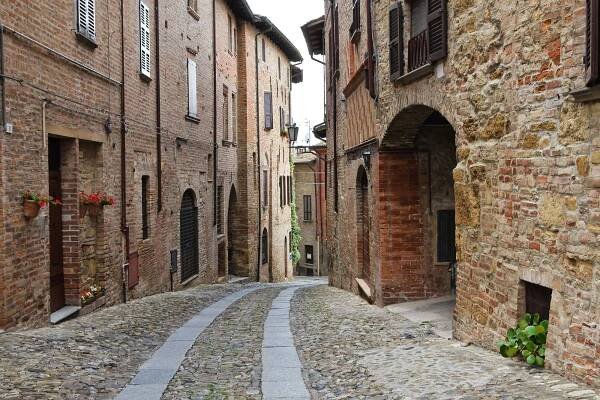 Uličky. Milano. Emilia-Romagna. Itálie. — Stock obrázek