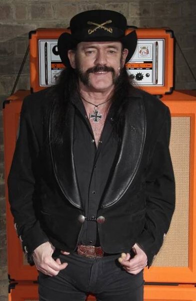 Zemřel frontman skupiny Motörhead Lemmy Kilmister. Kapela proto skončí