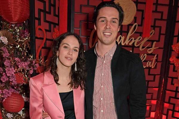 Downton Abbey's Jessica Brown Findlay Marries Her Harlots Costar Ziggy Heath