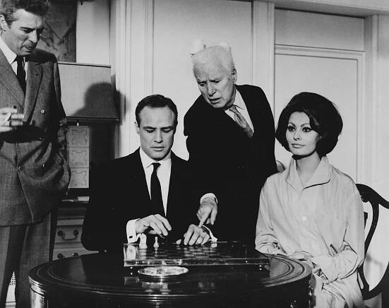 Sydney Chaplin, Marlon Brando, Charlie Chaplin, Sophia Loren - Hraběnka z Hongkongu - Z natáčení