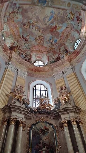 Kostel ve Křtinách byl vrcholem Santiniho tvorby. Perla Moravy láká k návštěvě