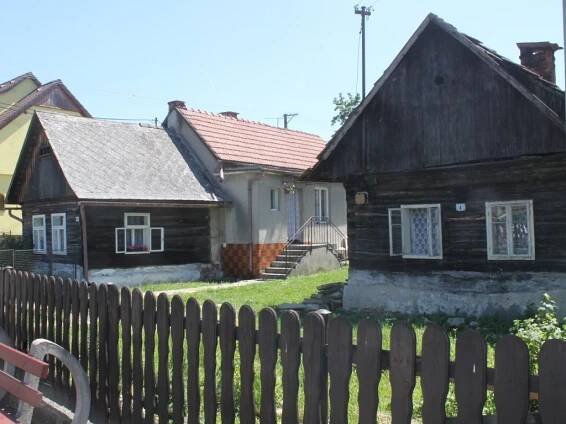 Návojná: upravená jihovalašská vesnice plná roubenek