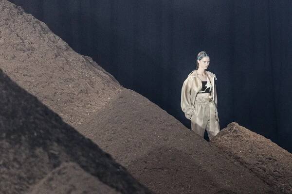      SEVEN EARTH MOUNTAIN | 3.1 PHILIP LIM RUNWAY — MAYA LIN STUDIO