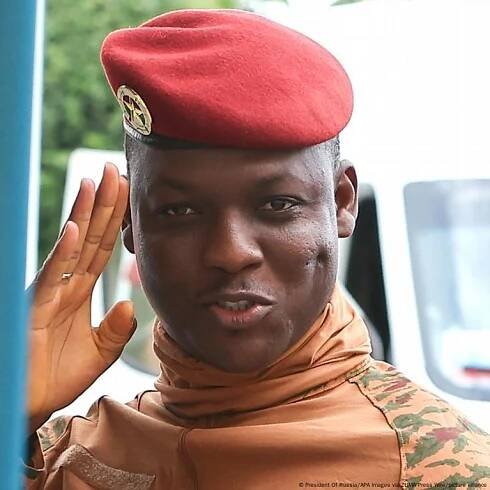 Ibrahim Traoré: Held in den sozialen Medien, Autokrat daheim