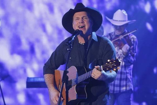 Garth Brooks Album Sales Beat Elvis Presley's Record