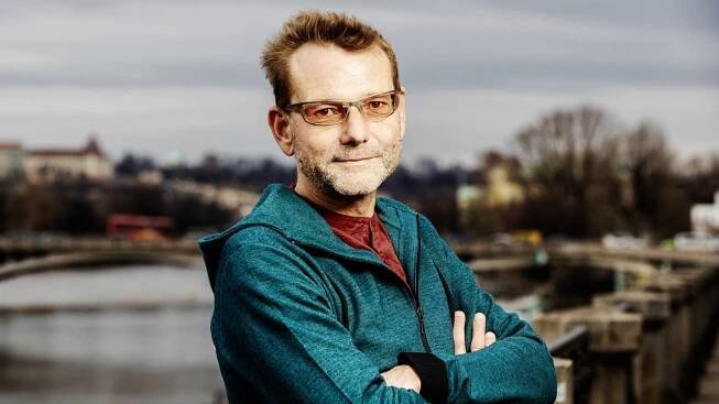 Režisér Radim Špaček vzpomíná na 90. léta - Médium.cz