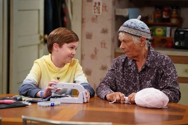 The Conners - Preemies, Weed, and Infidelity - Z filmu - Ames McNamara, Estelle Parsons