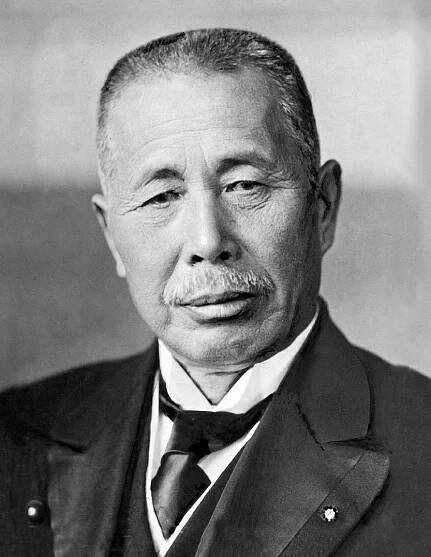 Soubor:Giichi Tanaka posing cropped.jpg – Wikipedie