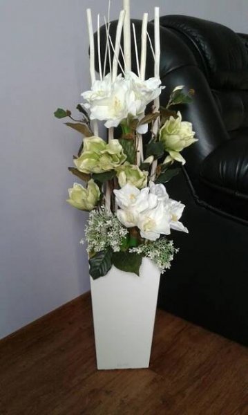 Aranžmá s amarylisy a magnoliemi .Objednávka | Oturma odası tasarımları, Tasarım, Oturma