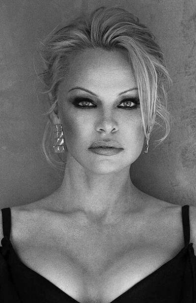Pamela Anderson and Fourth Husband 'Fell Out of Love' Before Split: She Was 'Hoping for the Best'