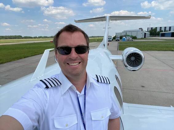 „Mluví k vám kapitán“ - David HECL jediný kapitán z ČR na A380 | LetectvoSR.sk