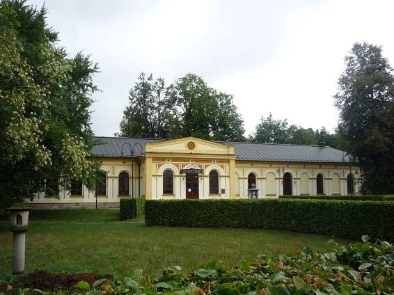 Rožnov pod Radhoštěm postupně opravuje a oživuje Společenský dům