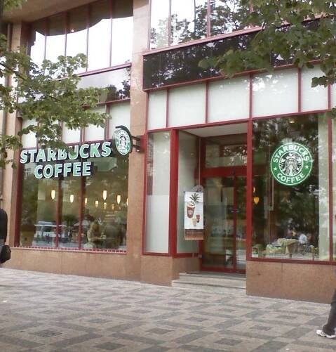 Soubor:Strarbucks prague VS.jpg
