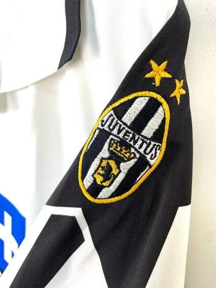 Juventus Zidane 1998-99 away shirt