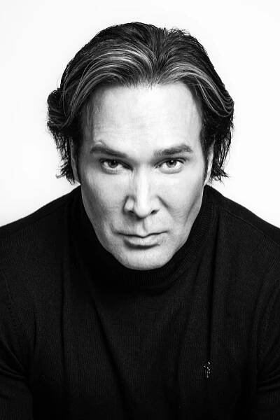 Michael O'Hearn Portraits - Aaron Farrier - Celebrity Photographer | Designer