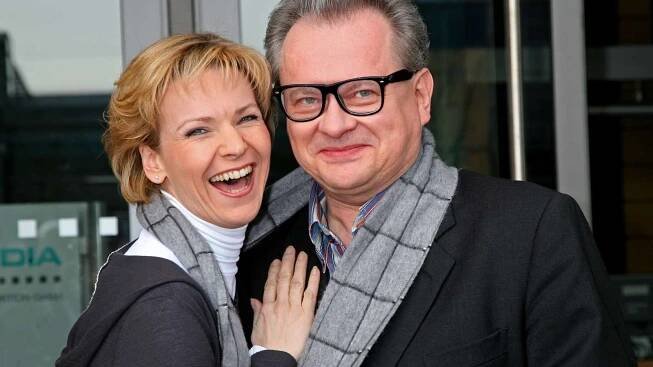Schauspieler Heinz Rudolf Kunze (GER) und Andrea Kathrin Loewig (GER) während eines Pressetermins anlässlich der Dreharbeiten zur 351. Folge - Alter schützt vor Torheit nicht - der ARD-Fernsehserie - In aller Freundschaft - in Leipzig
