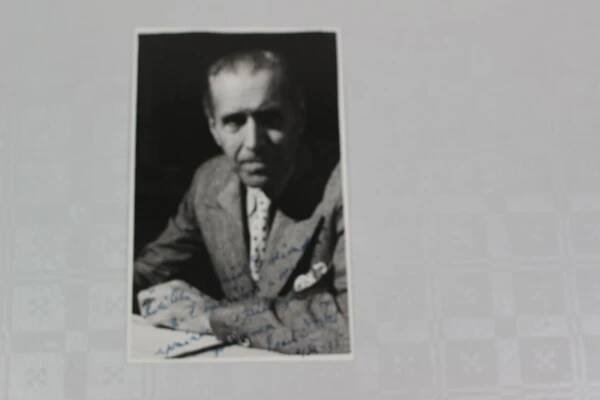 DIVADLO NA SLUPI - režisér KAREL DOSTÁL - originální dobový podpis  - Ostatní sběratelské předměty