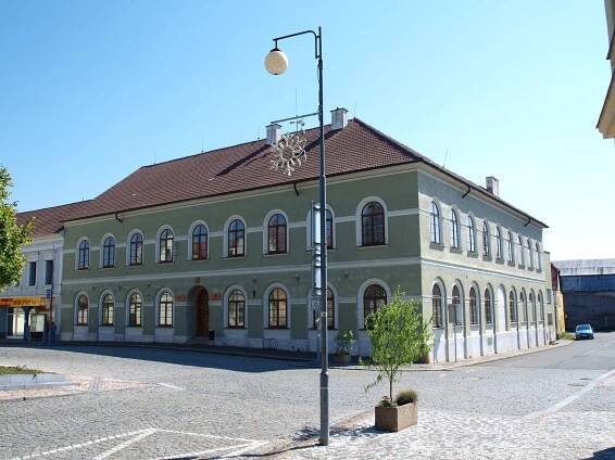 Unhošť - městský úřad foto 2