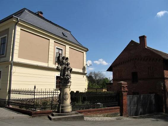Soubor:Velké Hoštice (1).jpg