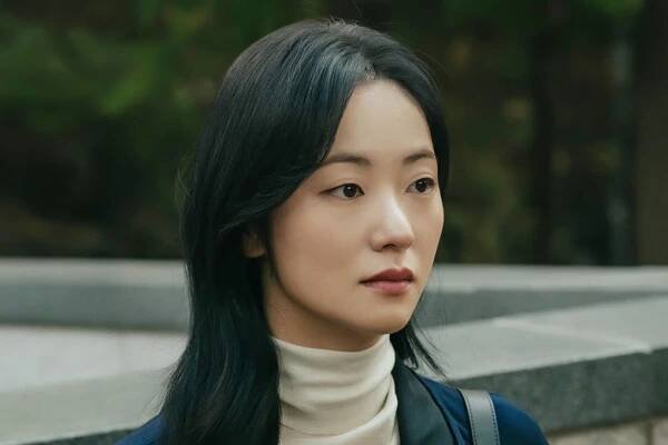 Jeon Yeo-been plays terminally ill actress Lee Da-eum in a still from Disney+ K-drama Our Movie.