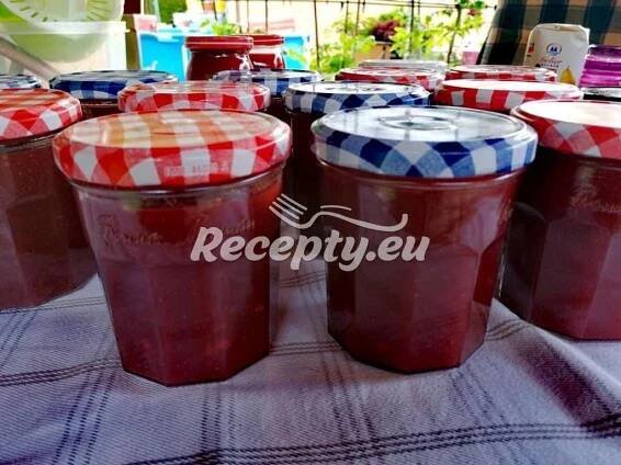 ᐉ Domácí jahodová marmeláda s malinami - recepty.eu