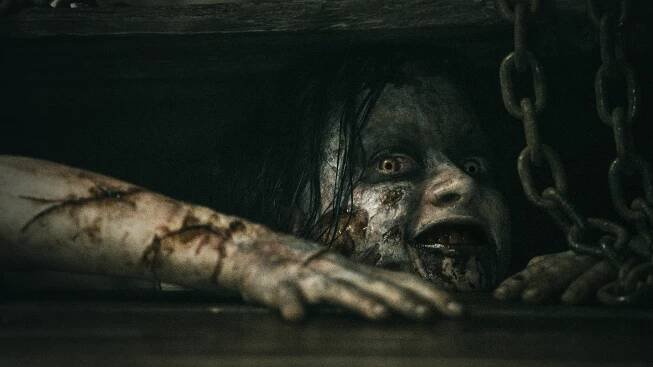 FOTO: Evil Dead odhaluje nové fotky a plakát. Budeme se bát - FANZINE.cz