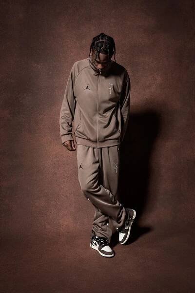 Travis Scott x Air Jordan 1 releasují 11. května | Sneakerstenisky.cz