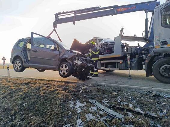 Tragická bilance nehody u Boru: Jeden mrtvý a čtyři těžce zranění
