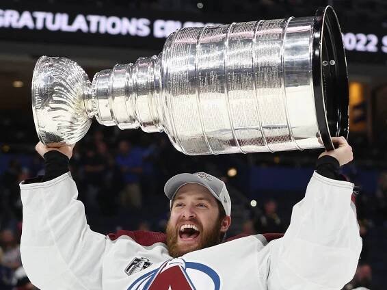 NHL | GLOSA: Jak jsem zval šampiona Stanley Cupu, který přitahoval puky i smůlu - Sport.cz