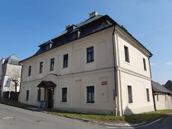 Soubor:Fara Horní Blatná.JPG