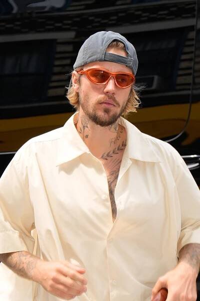 This weekend, Justin Bieber dropped a holy trinity of slouchy boy fits