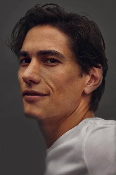Rising Star: The irresistible charm and captivating talent of Enzo Vogrincic - Vogue Adria