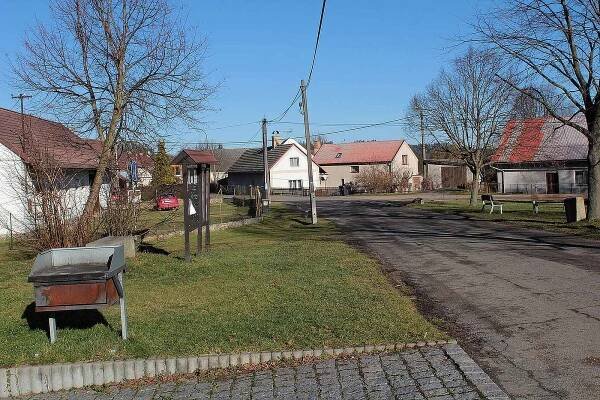 Voliči v Drahňovicích podpořili v prezidentských volbách Karla Schwarzenberga, Jiřího Drahoše i Petra Pavla.
