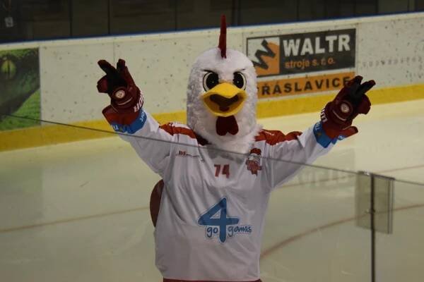 FOTO: Kohouti do play-off vstoupili s novým maskotem