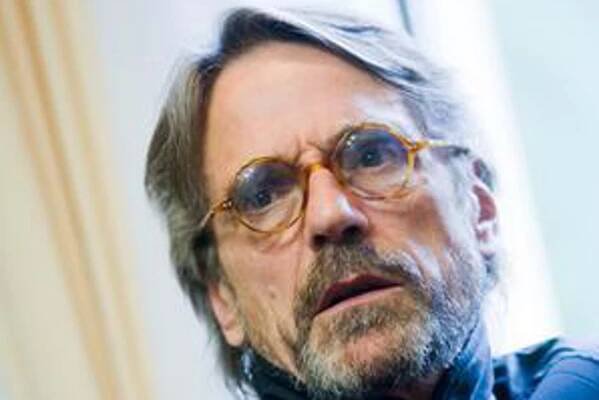 Jeremy Irons: Neláka ma hrať hrdinov