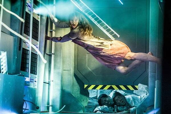 Yvonne Catterfeld, Ill-Young Kim, Stephan Ullrich - Hrdinovia: Záchrana Zeme - Z filmu