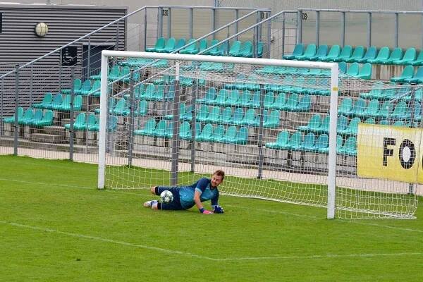FC Chomutov (v bílém) - SK Štětí 5:5 (2:3) 5:4 pk