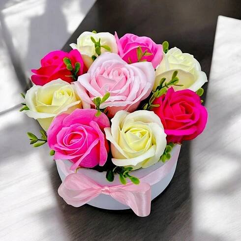 FlowerBox Mýdlové květiny Sada Dárek k narozeninám, dárek pro každou příležitost Váha výrobku včetně jednotkového obalu 0.2 kg