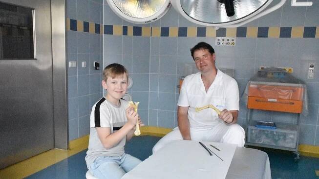 Trampolína: Zábava, která může dětem nezvratně poškodit zdraví. Co radí traumatolog?