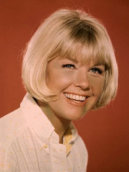 Loď se skleněným dnem - Promo - Doris Day