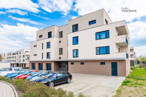 Prodej krásného bytu 2+kk v novostavbě ve Farářství - Hradec Králové | Reality Veličková