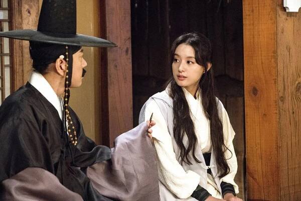 Ji-won Kim - Joseonmyeongtamjeong : heumhyeolgwimaeui bimil - Z filmu