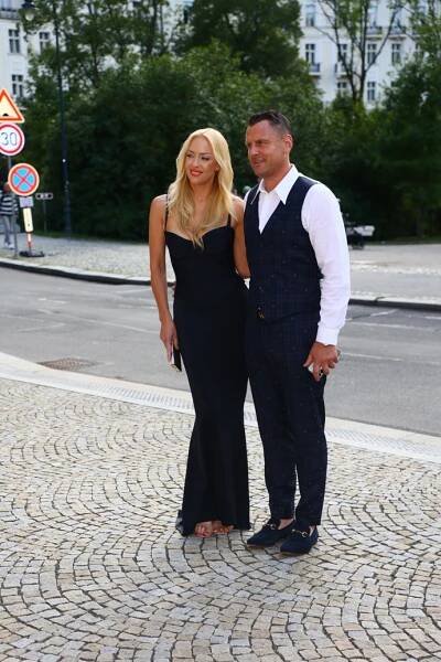 FOTO: Kateřina Mátlová s partnerem na CarTec akci. – stránka 103