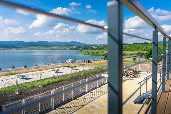 Encore Jezero Most / Lagarto Café