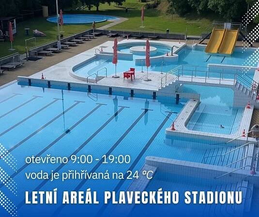 Voda ve venkovním letním areálu je přihřátá na 24 °C